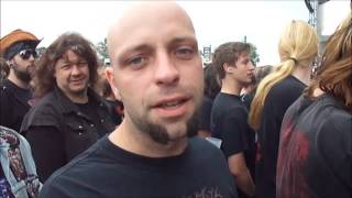 Headbanger guy sending a message to Exmera and Metalhead