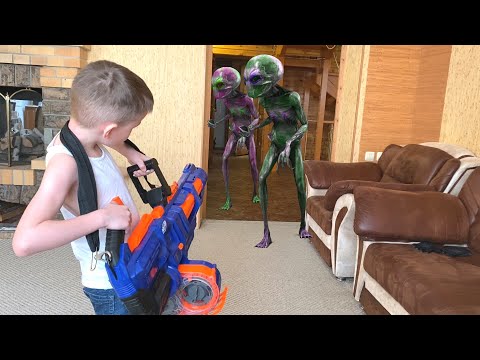 Nerf Game Alien vs Nerf Titan Инопланетяне пробуют Нерф титан