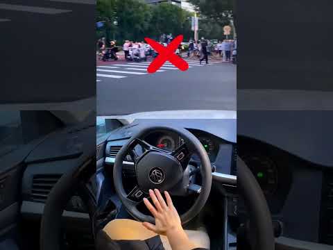 Correct operation of the steering wheel!