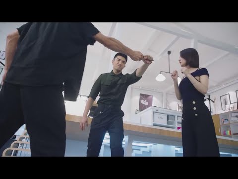 灰姑娘被歹徒袭击,霸总空手握刀护妻,以一敌百保护她!⚡#你和我的倾城时光#OurGlamorousTime