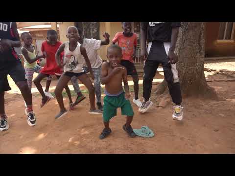 Hypers Dancing to Moni [Dance Video]