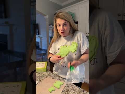 MAKING A GINGERBREAD DINOSAUR WITH MY TODDLER