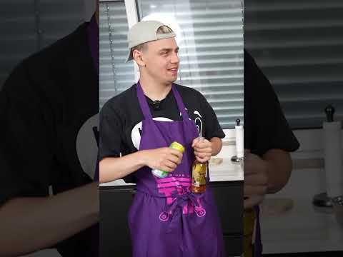 Papaplatte öffnet richtig cool eine Flasche
