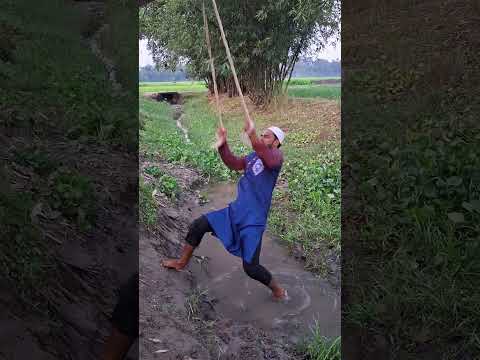 What did the man wearing Punjabi do when he came.25