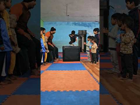 अखिर इस बच्चे ने वो कर दिखाया 💪🇮🇳 #gymnast #shortvideo #kidsvideo #kidsmotivation #ytshorts #viral