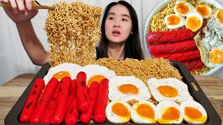 Eating The PERFECT Filipino Midnight Snack! Lucky Me Pancit Canton Noodles w/ Hot Dogs & Fried Eggs