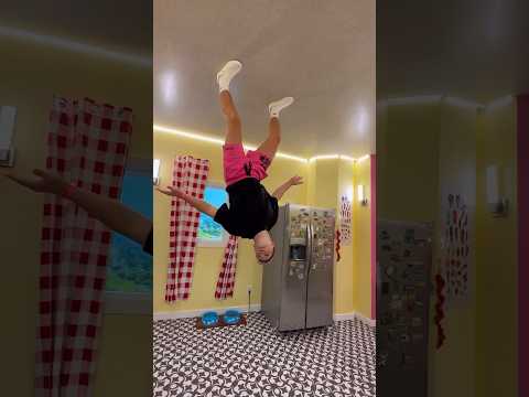 El mundo al revés ? #drewdirksen #humor #acrobacias #bromas #fail #ilusionoptica