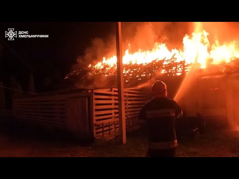На Хмельниччині рятувальники ліквідували пожежу деревообробного цеху