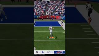 What a pass from the rookie! #like #madden26 #subscribe #viral #football #raiders #smallyoutuber
