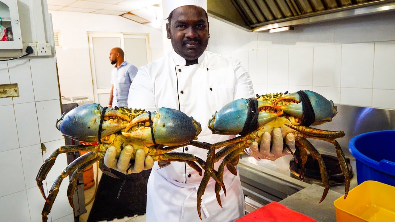 Food in Sri Lanka - 1. 5 KG MONSTER Crab Curry (Family Recipe) in Colombo, Sri Lanka