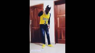 Catar dancing to Alick Macheso's song Munhumumwe