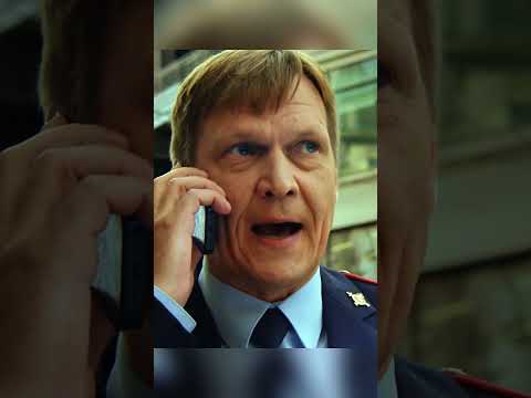 КАРМАННИКИ УКРАЛИ ТАБЕЛЬНОЕ У МЕНТА  #сериал #shorts #криминал #кино