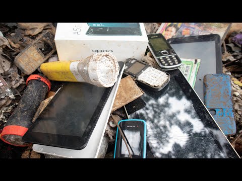 Looking for an old phone in the trash || Restoration old tablet