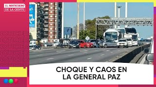 Un MICRO CHOCÓ al menos OCHO AUTOS en la GENERAL PAZ #ElNotidelaGente