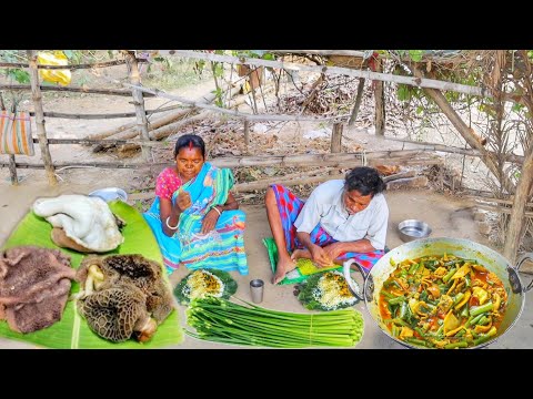 GOAT INTESTINE CURRY with ONION LEAVES recipe cooking & eating by santali tribe old couple