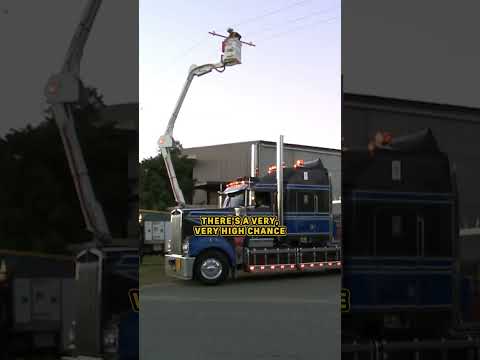 One wrong move and this heavy haul could end in disaster! #reallifetruckers #australiantrucks