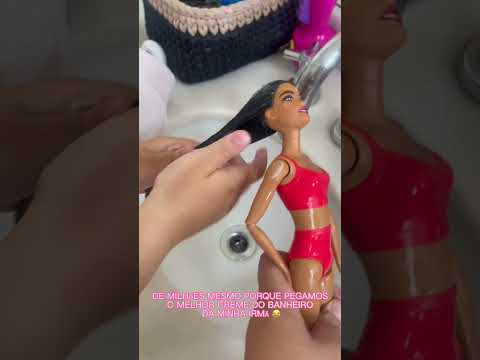 HIDRATANDO O CABELO DA BARBIE !!
