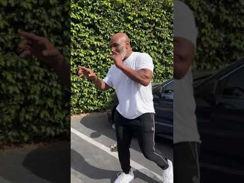 Тайсон закидывает трёшечки с косячком во рту💨🍃ЗОЖ! 💪
