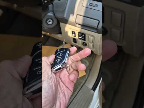 รีโมทหาย Toyota Fortuner ช่างโอ้กุญแจทำให้ใหม่แบบพับได้ระบบแท้โรงงาน ราคากันเอง 063-639-7132