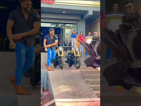 рдкрд╡рди рд╕рд╛рд╣реВ рдЕрдкрдиреЗ рднрд╛рдИ (Bhai) тЩея╕П рдХреЗ рд▓рд┐рдП рдмреБрд▓реЗрдЯ рдмрд╛рдЗрдХ рдЦрд╝рд░реАрджрддреЗ рд╣реИ