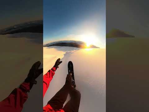 GoPro | The Perfect Mountain Wave 🎬 Runar Hjorleifsson #Shorts #Snowboarding