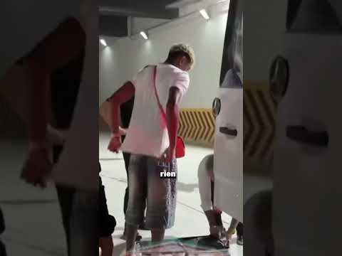l'ami a mal qui perd son billet d'avion