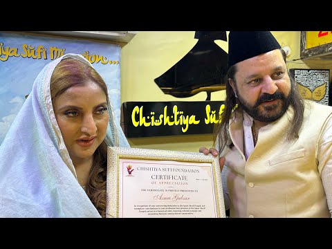 Asma gulzar apa celebrity designer ajmer sharif aye darbar me hazri ke liye. / Khadim Ajmer Sharif