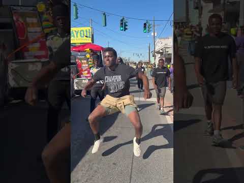 Wipe me down at Thibodaux parade ๐ฅโ๏ธ