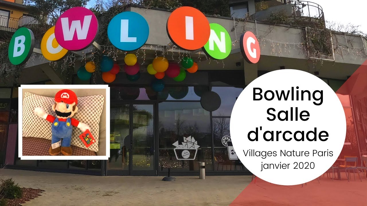 On teste le bowling et la salle d'arcade à Villages Nature Paris