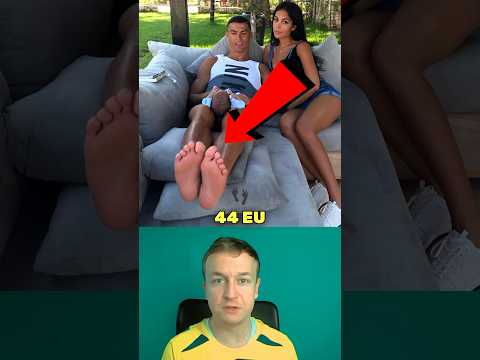 Proč Cristiano Ronaldo Nosí MALÉ Kopačky? ⚽️👟 Geniální Trik! 🪄