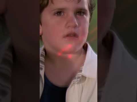 Predator Meets A 5 Years Old Boy! - Predator 2 (1990) #shorts