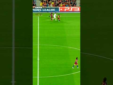 لماذا برأيك هذا هدف من صناعة التاريخ رونالدو ضد برشلونة لم يحتسب واحتسب مخالفة ضده بالرغم بيكه دفعه🤔