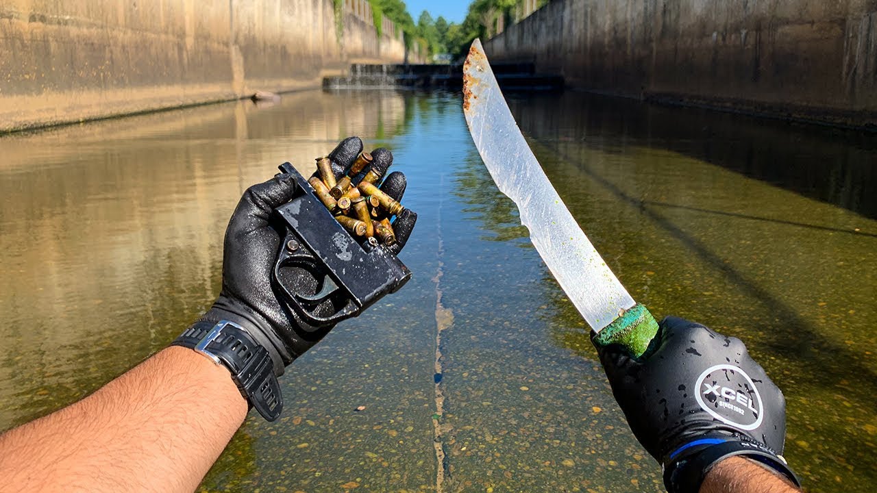 Found GUN Parts, Bullets, And Knifes in Urban Canal! (Police Called) VR180