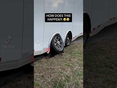 My Wheel FELL OFF!! ??? Full video linked, click above! #haul #trucking #trailer #tire #itsjusta6