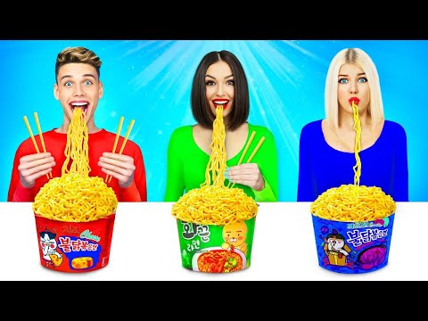 ¡Desafío de comer sin manos vs una mano vs dos manos! Situaciones gastronómicas divertidas de RATATA