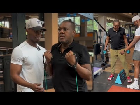 Prof Jay Akifanya Mazoezi na Kuleta Furaha Kubwa Kwa Watazamaji
