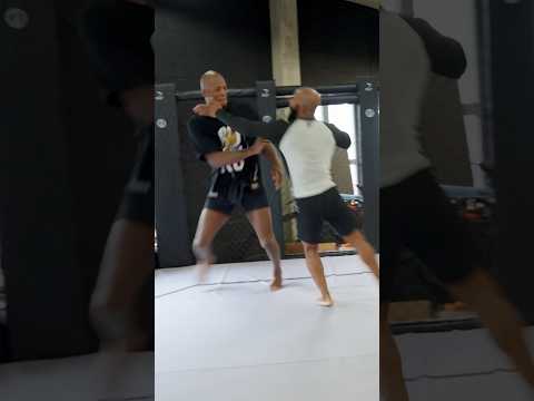 ‘He Could’ve KO’d Me 5x!’ Mighty Mouse Play Spars With MVP 🐍