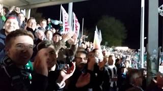 Preußen Münster ! Fangesänge mit Spieler auf dem Zaun!