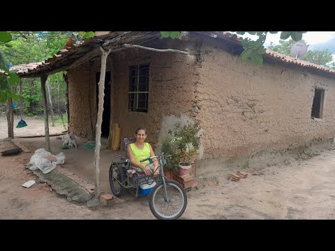 ELA VIVE SOZINHA E É EXEMPLO DE SUPERAÇÃO