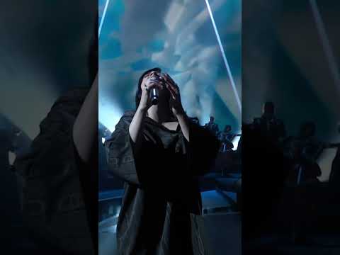 Billie performing “No Time To Die” at the 2022 Oscars in honor of the song turning 4 today🎂