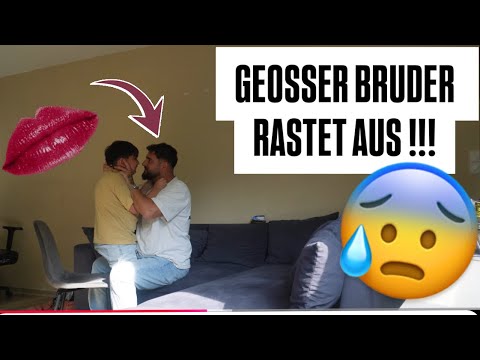KNUTSCHFLECK PRANK an GROSSEN BRUDER !!
