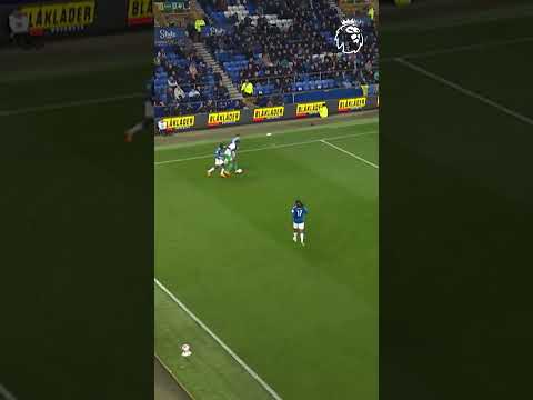 Alexander Isak Stunning dribble & assist led to Goal; #viral,#newcastle,#football,#premierleague