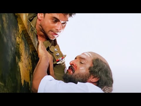 हम तूफानों को अपना दुश्मन नहीं अपना हमसफ़र समझते हैं | Wajood Movie Scenes