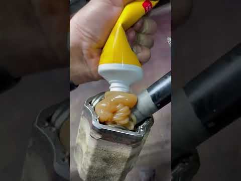 Киа Сид (Kia Ceed). Потёк внутренний ШРУС.