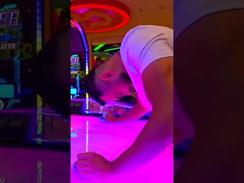 I Took a Chinese Girl to the Arcade 🇨🇳