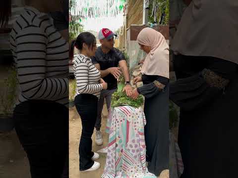 اكتشف وجود فلوس بين الخضار
