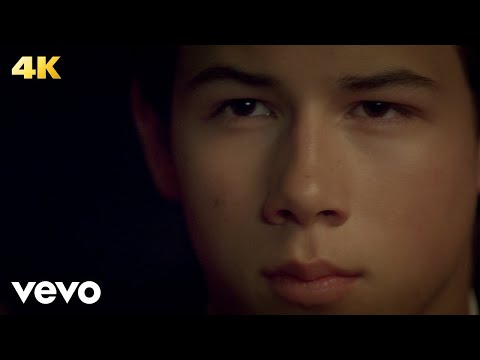 Jonas Brothers - Burnin&#39; Up (Official Music Video)