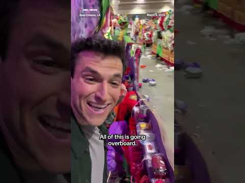 Behind the scenes of a Mardi Gras parade