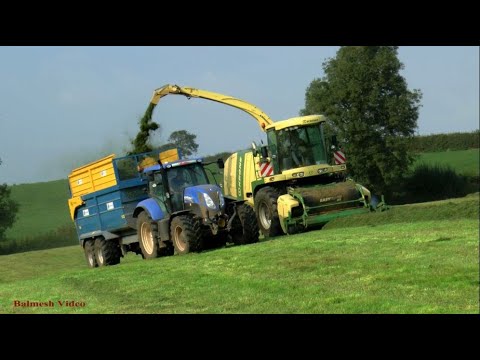 Silaging with Krone, on a Lumpy Field by the Tidal River.