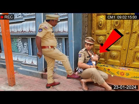 She Was Really Awesome..! 🙏🙏 See What This Officer Did At A Temple | #humanity #feeding
